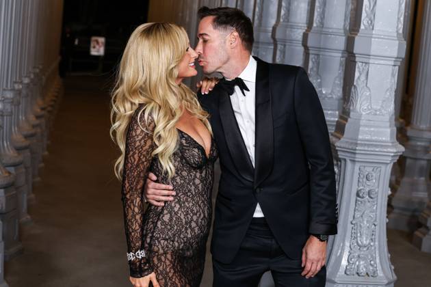 14th Annual LACMA Art + Film Gala 2025 Paris Hilton and husband Carter Reum arrive at the 14th Annual LACMA (Los Angeles County Museum of Art) Art + Film Gala 2025 presented by Gucci held at the Los Angeles County Museum of Art in Museum Row, Miracle Mile, Los Angeles, California, United States. Los Angeles County Museum of Art, Museum Row, Miracle Mile, Los Angeles, California, USA California United States  Copyright: xImagexPressxAgencyx originalFilename: collin-14thannu251102_npsaa