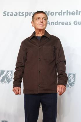 Andreas Gursky bei der Verleihung des Staatspreises des Landes Nordrhein-Westfalen 2025 an Fotograf Andreas Gursky im K21. Düsseldorf, 04.11.2025