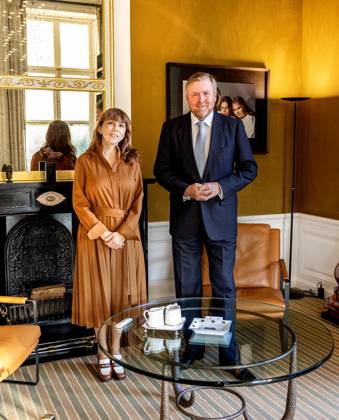 05-11-2025 HtB King Willem Alexander during a meeting with the new President of the Senate (voorzitter van de Eerste Kamer), Mrs. Mei Li Vos (PvdA GroenLinks), in his office at Huis ten Bosch palace in The Hague. Â Copyright: xPPEx