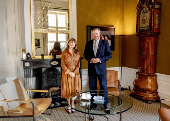 05-11-2025 HtB King Willem Alexander during a meeting with the new President of the Senate (voorzitter van de Eerste Kamer), Mrs. Mei Li Vos (PvdA GroenLinks), in his office at Huis ten Bosch palace in The Hague. Â Copyright: xPPEx