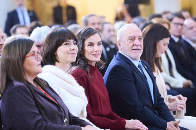Queen Letizia attends the delivery of the 2024 and 2025 National Innovation and Design Awards Queen Letizia of Spain attends the delivery of the 2024 and 2025 National Innovation and Design Awards at El Pardo Royal Palace on November 6, 2025 in Madrid, Spain Photo by IMAGO MPG Madrid El Pardo Royal Palace Madrid Spain  Copyright: xMPGx