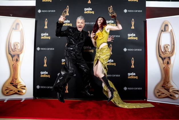 November 9, 2025, Montreal, Pq, Canada: Pierre Lapointe and Lou-Adriane Cassidy jump while holding their awards for Best Male Artist of the Year and Best Female Artist of the Year, at the Gala de l ADISQ awards ceremony, in Montreal on Sunday, Nov. 9, 2025. Montreal Canada  - ZUMAc35_ 20251109_zaf_c35_113 Copyright: xChristopherxKatsarovx