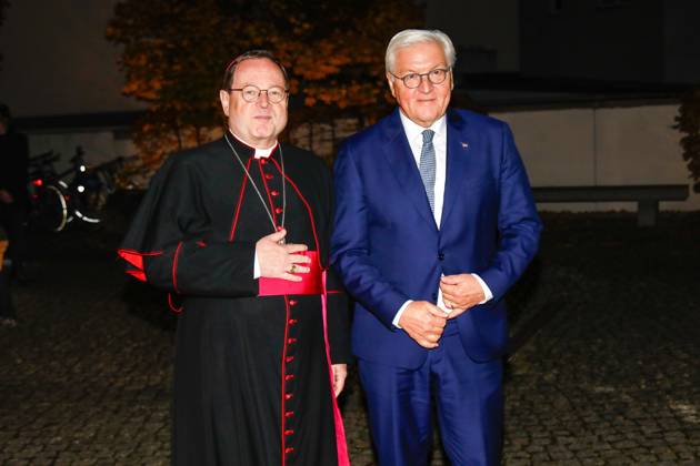 St. Michael-Jahresempfang 2025 in Berlin Berlin, 10.11.2025 Bischof Dr. Georg Bätzing, Vorsitzender der Deutschen Bischofskonferenz und Bundespräsident Frank-Walter Steinmeier bei dem St. Michael-Jahresempfang 2025 in Berlin Berlin Copyright: xMatthiasxGränzdörferx