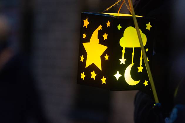 Traditional Martinszug Procession In Duesseldorf A homemade lantern is seen before the traditional St. Martin s Day procession in Duesseldorf, Germany, on November 10, 2025. Duesseldorf Germany  Copyright: xYingxTangx originalFilename: tang-notitle251110_npnam.jpg