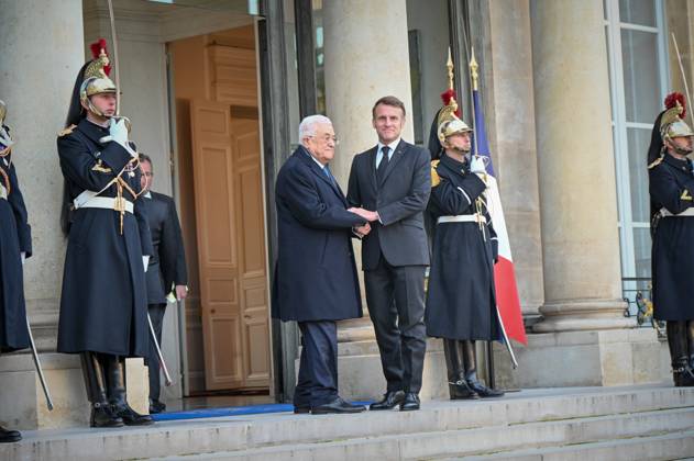French president Emmanuel Macron welcomes Mahmoud Abbas at Elysee Palace 450581 2025 11 11 Copyright: xBarbaraxNeymanx xStarfacex STAR_450581_009