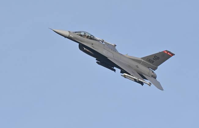 04.11.2025, xjrdrx, Politik, Luftwaffe US Air Force, Lockheed Martin F 16 Fighting Falcon Kampfflugzeug Spangdahlem