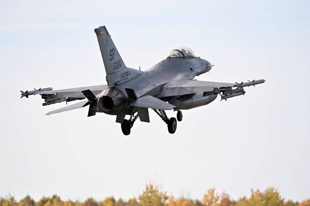 04.11.2025, xjrdrx, Politik, Luftwaffe US Air Force, Lockheed Martin F 16 Fighting Falcon Kampfflugzeug Spangdahlem