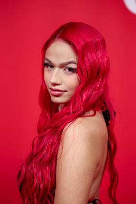 Award - Glamour Women of the Year 2025 - Badmomzjay (Jordan Napieray) beim Glamour Women of the Year Award 2025 im Ritz Carlton Hotel Berlin am 14.11.2025. Copyright: xEventpressxKochanx