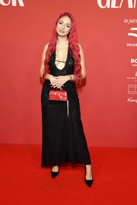 abb GlamourWomen- Badmomzjay zu Gast auf dem roten Teppich bei den 3. GLAMOUR WOMEN OF THE YEAR AWARD im The Ritz Carlton Hotel Berlin am 14.11.2025 in Berlin Berlin Deutschland