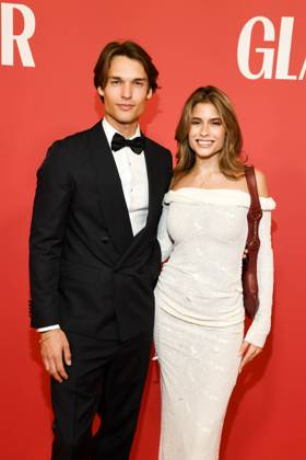 abb GlamourWomen- Arne-Carlos Böttcher Noettcher und Viviana zu Gast auf dem roten Teppich bei den 3. GLAMOUR WOMEN OF THE YEAR AWARD im The Ritz Carlton Hotel Berlin am 14.11.2025 in Berlin Berlin Deutschland