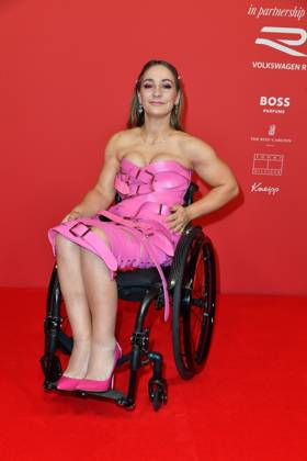 Kristina Vogel bei der Ankunft zu der Verleihung des dritten Glamour Women of the Year Awards im The Ritz Carlton Hotel in Berlin 14.11.2025