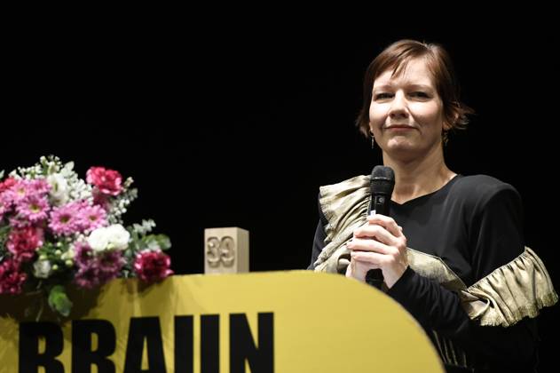 Sandra Hüller mit dem Hauptpreis Die Europa bei der Preisverleihung vom 39. Braunschweig International Film Festival im Staatstheater. Braunschweig, 15.11.2025
