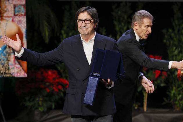 22nd Monte Carlo Film Festival - Awards Gala Night Manuel Gomez Pereira receives the Best Director award, Best Film Audience award during the awards gala night held at Grimaldi Forum during 22nd Monte Carlo Film Festival on November 15, 2025 in Monte Carlo, Monaco. Photo Marco Piovanotto ABACAPRESS.COM Monte Carlo Monaco  Copyright: xPiovanottoxMarco ABACAx