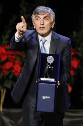 22nd Monte Carlo Film Festival - Awards Gala Night Vincenzo Salemme receives the Career Award during the awards gala night held at Grimaldi Forum during 22nd Monte Carlo Film Festival on November 15, 2025 in Monte Carlo, Monaco. Photo Marco Piovanotto ABACAPRESS.COM Monte Carlo Monaco  Copyright: xPiovanottoxMarco ABACAx