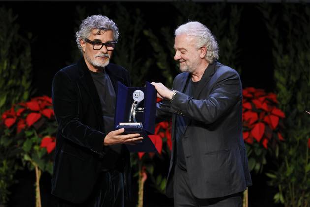 22nd Monte Carlo Film Festival - Awards Gala Night Paolo Genovese receives the Career Award from Giovanni Veronesi and Ezio Greggio the awards gala night held at Grimaldi Forum during 22nd Monte Carlo Film Festival on November 15, 2025 in Monte Carlo, Monaco. Photo Marco Piovanotto ABACAPRESS.COM Monte Carlo Monaco  Copyright: xPiovanottoxMarco ABACAx