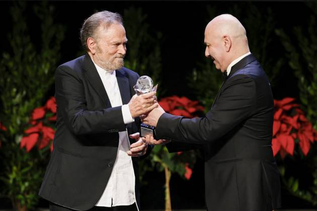 22nd Monte Carlo Film Festival - Awards Gala Night Franco Nero receives the Legend Award during the awards gala night held at Grimaldi Forum during 22nd Monte Carlo Film Festival on November 15, 2025 in Monte Carlo, Monaco. Photo Marco Piovanotto ABACAPRESS.COM Monte Carlo Monaco  Copyright: xPiovanottoxMarco ABACAx