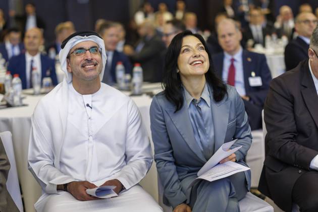 Katherina Reiche (CDU), Bundesministerin fuer Wirtschaft und Energie, reist in die VAE und nach Katar. Hier bei der Eroeffnung des Energieforums mit dem Staatssekretaer fuer Energie und Infrastruktur Sharif Al Olama . Abu Dhabi. 18.11.2025. Fotografiert im Auftrag des BMWE Abu Dhabi VAE Copyright: xThomasxImo BMWEx