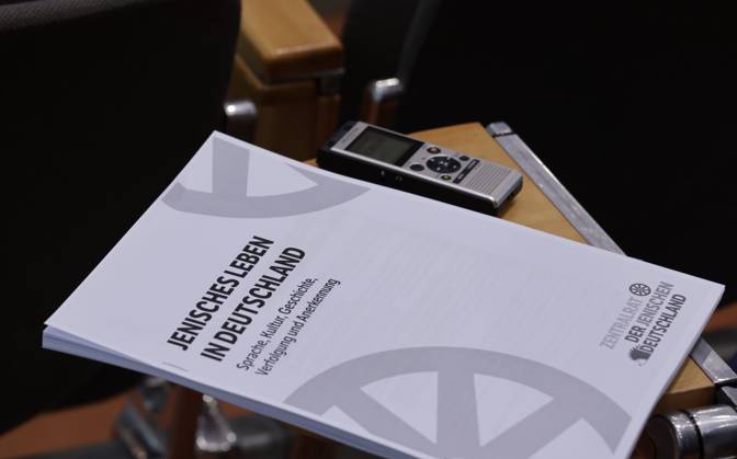 Deutschland, Berlin, Bundespressekonferenz, Thema: Jenische fordern Anerkennung als Minderheit in Deutschland