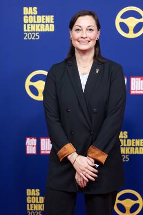 Das Goldene Lenkrad 2025 Lina van de Mars TV-Moderatorin Verleihung Auto BILD Das Goldene Lenkrad 2025 im Axel Springer Gebäude in Berlin Copyright: xEventpressxFuhrx