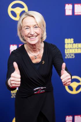 Das Goldene Lenkrad 2025 Isolde Holderied, Rallye-Fahrerin Verleihung Auto BILD Das Goldene Lenkrad 2025 im Axel Springer Gebäude in Berlin Copyright: xEventpressxFuhrx