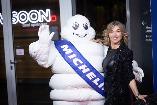 Das Goldene Lenkrad 2025 Tina Ruland Michelin Männchen Verleihung Auto BILD Das Goldene Lenkrad 2025 im Axel Springer Gebäude in Berlin Copyright: xEventpressxFuhrx