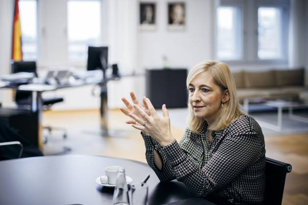 Nina Warken (CDU), Bundesministerin fuer Gesundheit, aufgenommen im Rahmen eines Interviews in Ihrem Buero in Berlin, 11.11.2025. Berlin Deutschland Copyright: xFelixxZahnx
