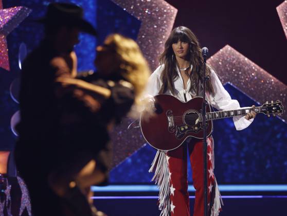 Ella Langley performs at the 59th CMA Awards at the Bridgestone Arena in Nashville, Tennessee, on Wednesday, November 19, 2025.  NAS202511192019 JOHNxANGELILLO