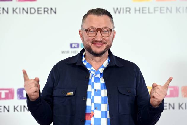 Sebastian LEGE, Koch, Moderator, Portraet, Porträt, Portrait, Angeschnittenes Einzelbild, Einzelmotiv, 30. RTL Spendenmarathon Wir helfen Kindern , Fernsehen, 20.-21.11.2025 in Huerth, Deutschland,