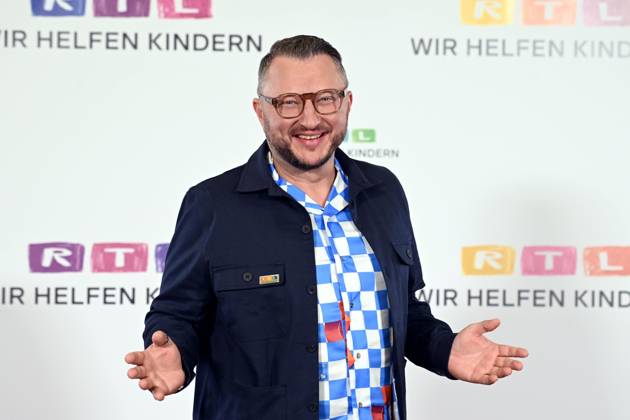 Sebastian LEGE, Koch, Moderator, Portraet, Porträt, Portrait, Angeschnittenes Einzelbild, Einzelmotiv, 30. RTL Spendenmarathon Wir helfen Kindern , Fernsehen, 20.-21.11.2025 in Huerth, Deutschland,