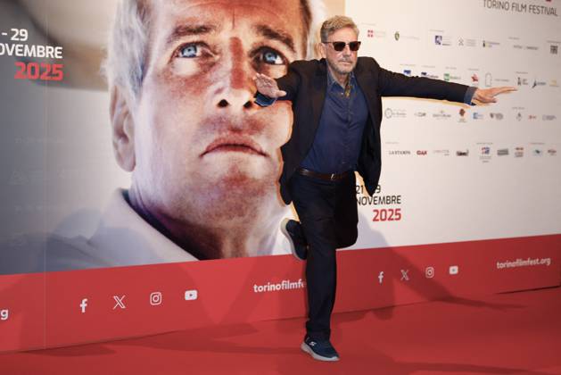 43 Turin Film Festival - Photocall TURIN, ITALY - NOVEMBER 22: Sergio Castellitto poses at the photocall of Stella della Mole Award during the 43rd Torino Film Festival 2025 at Teatro Regio on November 22, 2025 in Turin, Italy. Photo Marco Piovanotto Abacapress.com  Copyright: xPiovanottoxMarco ABACAx