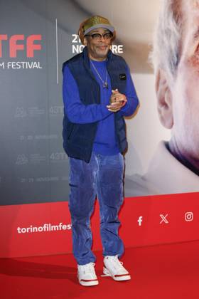 43 Turin Film Festival - Photocall TURIN, ITALY - NOVEMBER 22: Spike Lee poses at the photocall of Stella della Mole Award during the 43rd Torino Film Festival 2025 at Teatro Regio on November 22, 2025 in Turin, Italy. Photo Marco Piovanotto Abacapress.com  Copyright: xPiovanottoxMarco ABACAx