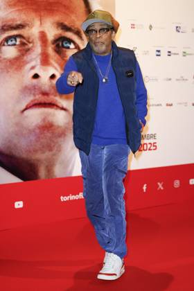 43 Turin Film Festival - Photocall TURIN, ITALY - NOVEMBER 22: Spike Lee poses at the photocall of Stella della Mole Award during the 43rd Torino Film Festival 2025 at Teatro Regio on November 22, 2025 in Turin, Italy. Photo Marco Piovanotto Abacapress.com  Copyright: xPiovanottoxMarco ABACAx