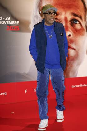 43 Turin Film Festival - Photocall TURIN, ITALY - NOVEMBER 22: Spike Lee poses at the photocall of Stella della Mole Award during the 43rd Torino Film Festival 2025 at Teatro Regio on November 22, 2025 in Turin, Italy. Photo Marco Piovanotto Abacapress.com  Copyright: xPiovanottoxMarco ABACAx