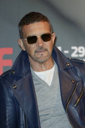 43 Turin Film Festival - Antonio Banderas at Stella della Mole Award’s photocall TURIN, ITALY - NOVEMBER 22: Antonio Banderas poses at the photocall of Stella della Mole Award during the 43rd Torino Film Festival 2025 at Teatro Regio on November 22, 2025 in Turin, Italy. Photo Marco Piovanotto Abacapress.com  Copyright: xPiovanottoxMarco ABACAx