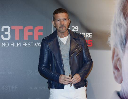 43 Turin Film Festival - Antonio Banderas at Stella della Mole Award’s photocall TURIN, ITALY - NOVEMBER 22: Antonio Banderas poses at the photocall of Stella della Mole Award during the 43rd Torino Film Festival 2025 at Teatro Regio on November 22, 2025 in Turin, Italy. Photo Marco Piovanotto Abacapress.com  Copyright: xPiovanottoxMarco ABACAx