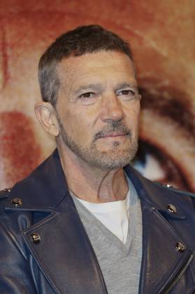 43 Turin Film Festival - Antonio Banderas at Stella della Mole Award’s photocall TURIN, ITALY - NOVEMBER 22: Antonio Banderas poses at the photocall of Stella della Mole Award during the 43rd Torino Film Festival 2025 at Teatro Regio on November 22, 2025 in Turin, Italy. Photo Marco Piovanotto Abacapress.com  Copyright: xPiovanottoxMarco ABACAx