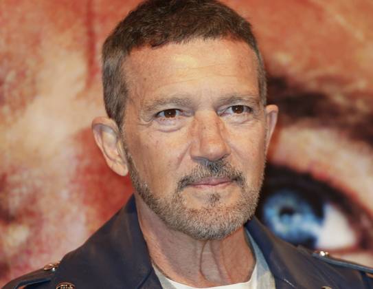 43 Turin Film Festival - Antonio Banderas at Stella della Mole Award’s photocall TURIN, ITALY - NOVEMBER 22: Antonio Banderas poses at the photocall of Stella della Mole Award during the 43rd Torino Film Festival 2025 at Teatro Regio on November 22, 2025 in Turin, Italy. Photo Marco Piovanotto Abacapress.com  Copyright: xPiovanottoxMarco ABACAx