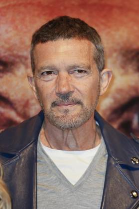 43 Turin Film Festival - Antonio Banderas at Stella della Mole Award’s photocall TURIN, ITALY - NOVEMBER 22: Antonio Banderas poses at the photocall of Stella della Mole Award during the 43rd Torino Film Festival 2025 at Teatro Regio on November 22, 2025 in Turin, Italy. Photo Marco Piovanotto Abacapress.com  Copyright: xPiovanottoxMarco ABACAx