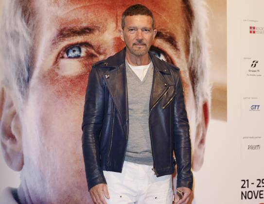 43 Turin Film Festival - Antonio Banderas at Stella della Mole Award’s photocall TURIN, ITALY - NOVEMBER 22: Antonio Banderas poses at the photocall of Stella della Mole Award during the 43rd Torino Film Festival 2025 at Teatro Regio on November 22, 2025 in Turin, Italy. Photo Marco Piovanotto Abacapress.com  Copyright: xPiovanottoxMarco ABACAx
