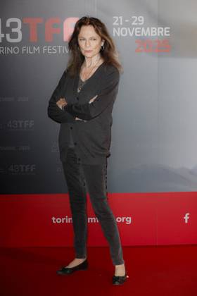 43 Turin Film Festival - Jacqueline Bisset photocall Stella della Mole Award TURIN, ITALY - NOVEMBER 23: Jacqueline Bisset poses at the photocall of Stella della Mole Award during the 43rd Torino Film Festival 2025 at Teatro Regio on November 23, 2025 in Turin, Italy. Photo Marco Piovanotto Abacapress.com  Copyright: xPiovanottoxMarco ABACAx