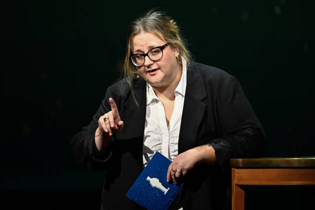 STOCKHOLM, SWEDEN 20251124 Author Ellen Strömberg presents the Swedish Childrens Book of the Year award at the August Prize gala at the Royal Dramatic Theatre STOCKHOLM SWEDEN x10430x  Copyright: xChristinexOlsson TTx AUGUSTPRISET 2025 YiQaiU4L_bE