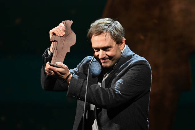 STOCKHOLM, SWEDEN 20251124 Fabian Göransson accepts the Swedish Childrens Book of the Year award for his book Klara when the August Prize is awarded during a gala at Dramaten STOCKHOLM SWEDEN x10430x  Copyright: xChristinexOlsson TTx AUGUSTPRISET 2025 MbjKHCXj2m8