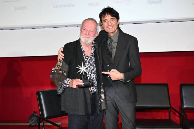 43rd Turin Film Festival 2025, Day 3 - Award ceremony of the Mole Stella to Terry Gilliam. In the photo: Terry Gilliam, Giulio Base  Copyright: xMaurizioxD Avanzox xipa-agency.netx xDxAvanzo xMangiarottix IPA_Agency_IPA68346940