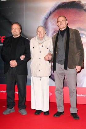 43 Turin Film Festival 2025, Day 4 - Photocall Vanessa Redgrave Star of the Mole In the photo: Vanessa Redgrave, Franco Nero, Carlo Gabriel Nero  Copyright: xManuelexMangiarottix xipa-agency.netx xDxAvanzo Mangiarottix IPA_Agency_IPA68362013