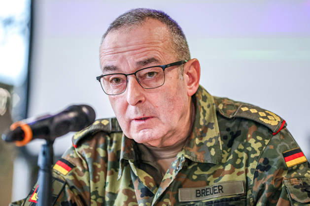 Bundeswehr - Digitalisierung Landbasierte Operationen D-LBO General Carsten Breuer, Generalinspekteur der Bundeswehr Munster Munster, Örtzetal-Kaserne Niedersachsen Germany