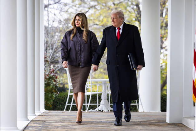 President Donald Trump and First Lady Melania Trump arrive to pardon Gobble, the National Thanksgiving Turkey, in the Rose Garden of the White House in Washington, DC on Tuesday, November 25, 2025. The annual White House tradition of pardoning a Thanksgiving turkey dates back to 1989, when President George H.W. Bush pardoned a turkey in the Rose Garden.  WASP20251125100 JIMxLOxSCALZO
