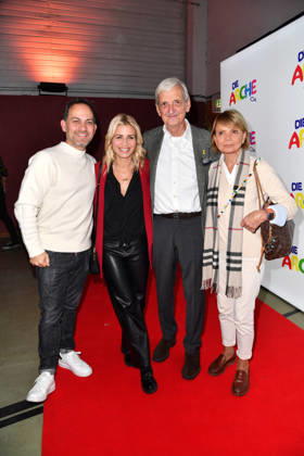 Susan Sideropoulos mit Ehemann Jakob Shtizberg und Uschi Glas mit Ehemann Dieter Hermann bei der Jubiläumsfeier 30 Jahre Die ARCHE in Berlin 12.11.2025
