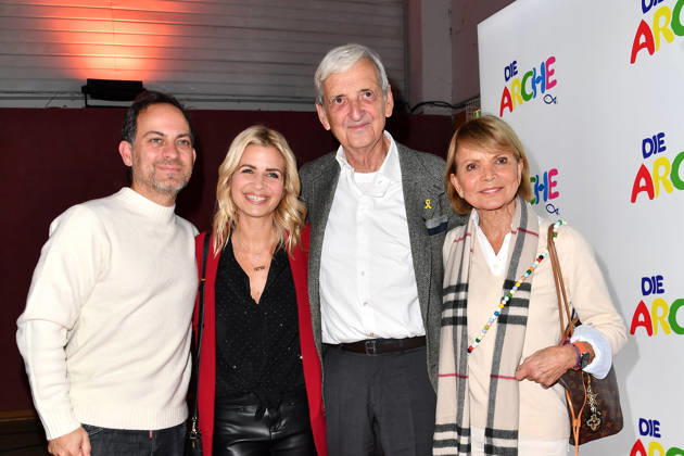Susan Sideropoulos mit Ehemann Jakob Shtizberg und Uschi Glas mit Ehemann Dieter Hermann bei der Jubiläumsfeier 30 Jahre Die ARCHE in Berlin 12.11.2025