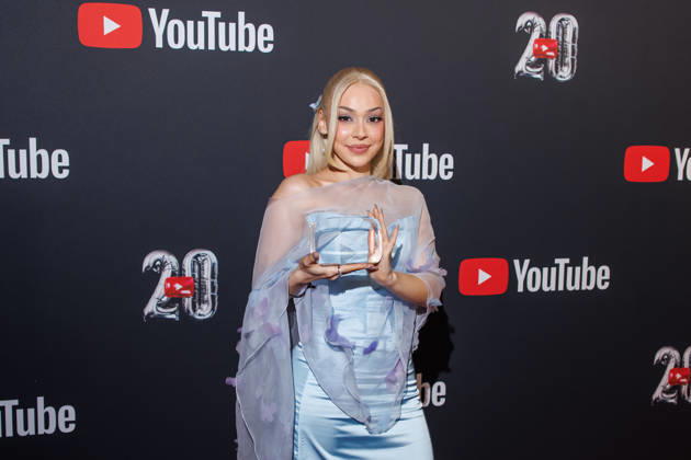 Award - YouTube Music Dinner 2025 - Ayliva (Elif Akar) beim YouTube Music Award Dinner 2025 im Grill Royal Restaurant am 25.11.2025 in Berlin. Copyright: xEventpressxKochanx