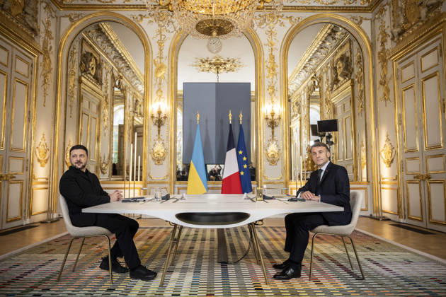 President Emmanuel Macron during a meeting with President Volodymyr Zelensky at the Elysée Palace in Paris on December 01, 2025 Eliot Blondet Pool Bestimage Ukrainian President Volodymyr Zelensky and French President Emmanuel Macron during a meeting at Elysee Palace in Paris on December 01, 2025 Photo by Eliot Blondet ABACAPRESS COM Paris France  Copyright: xEliotxBlondetx xPoolx xBestimagexEliotxBlondetx xPoolx xBestimagex